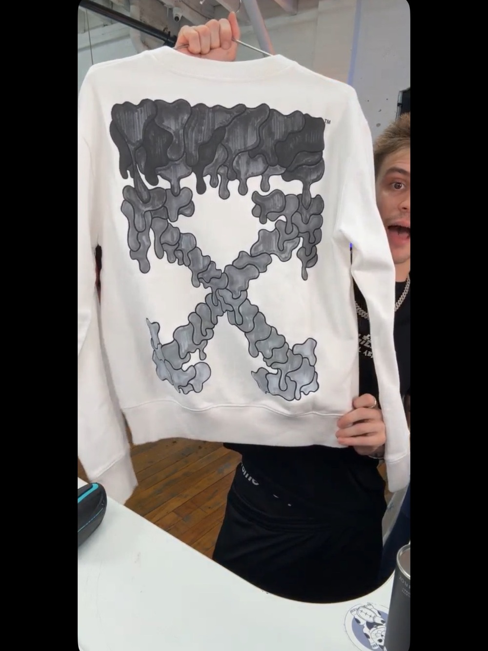 Off-White White Crewneck Sweatshirt with Small Black Logo Graphics - Picture 2 of 5